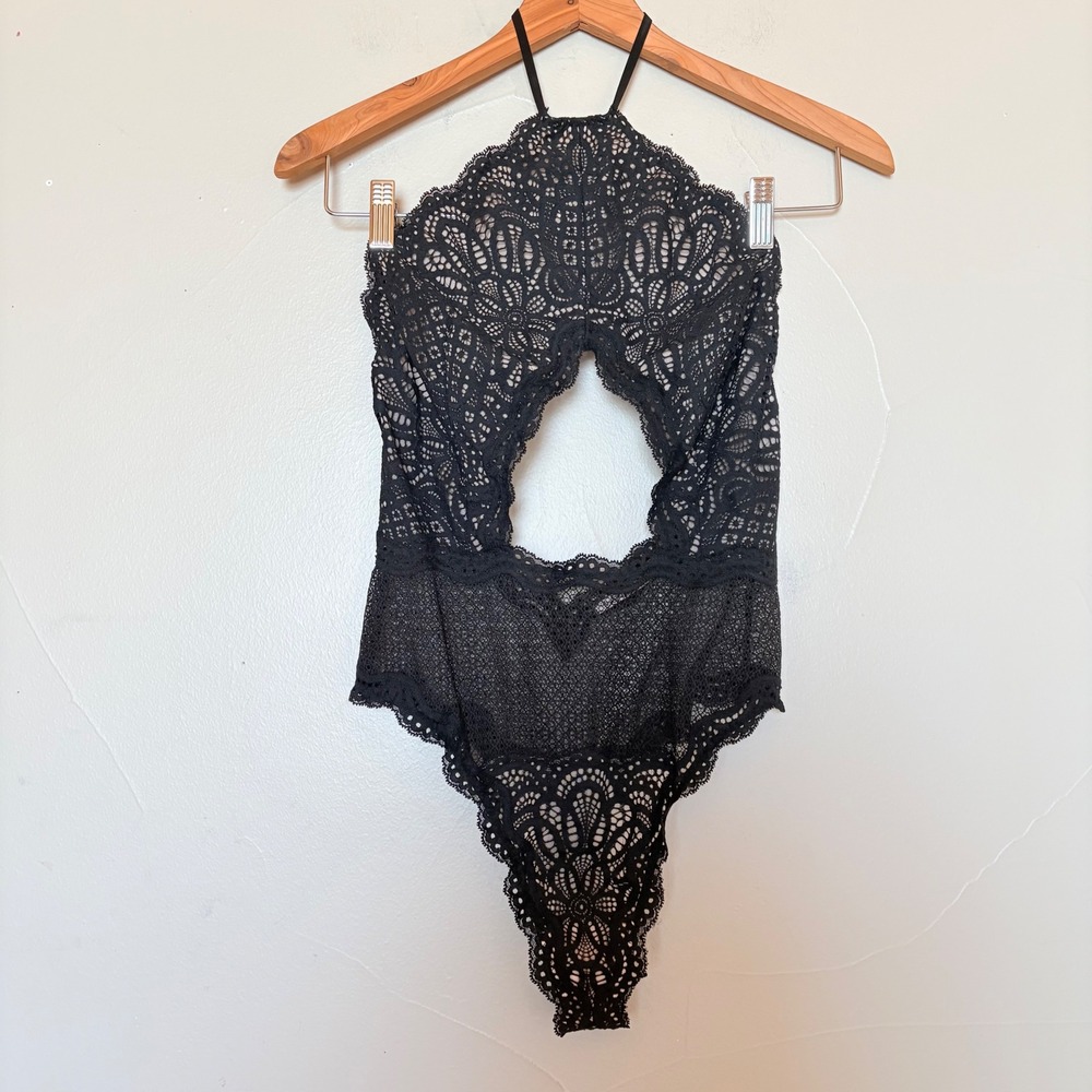 Victoria's Secret Black Lace Halter Bodysuit Keyhole Cutout Dream Angels Teddy M